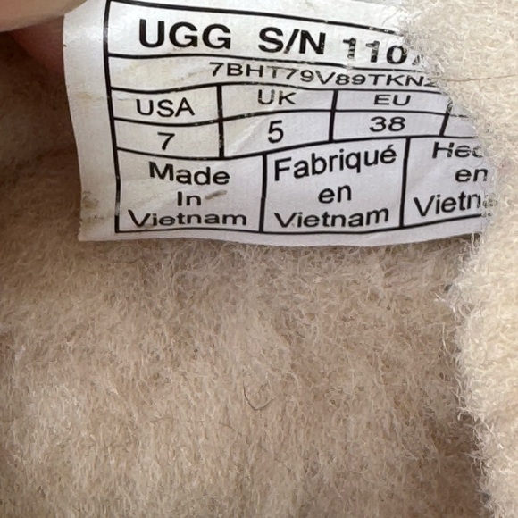 UGG Ansley Gray Suede Moccasin Slippers - Picture 9 of 9